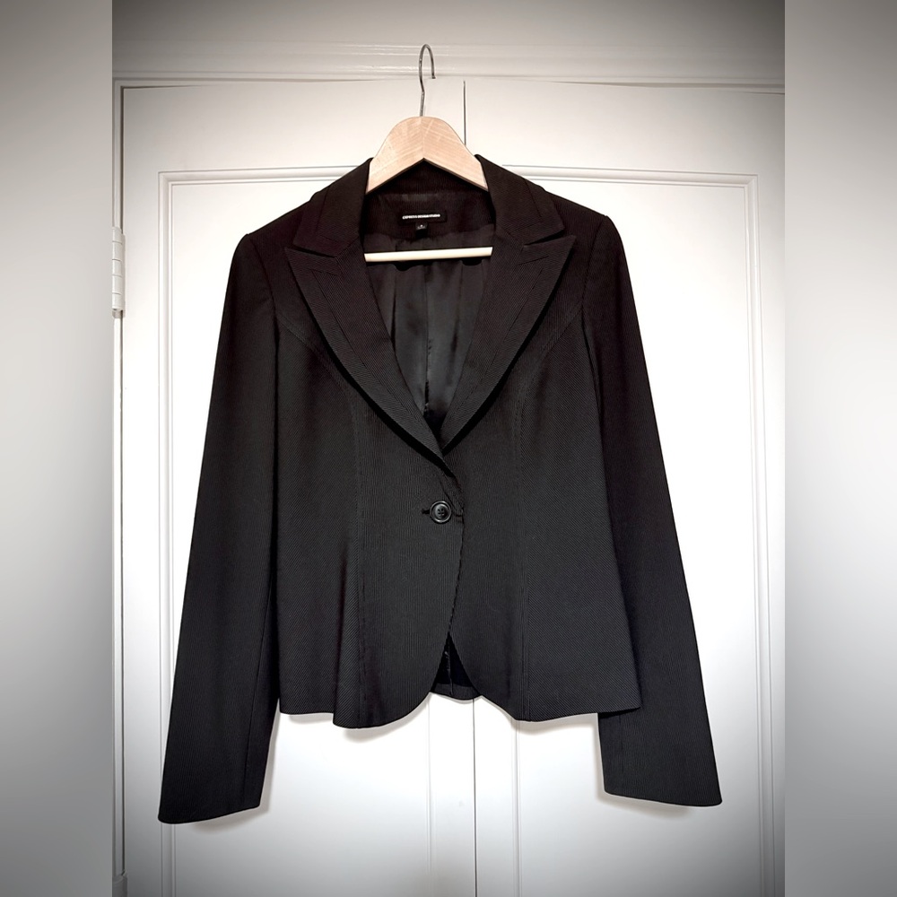 Express Design Studio Black Crop-Fitted Blazer